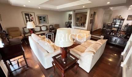 Apartamento Clássico com Vista Livre!