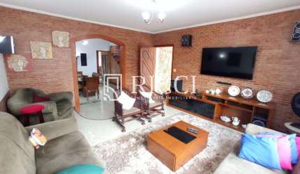 COMPRAR CASA A 2 QUADRAS DA PRAIA, 3 DORMITÓRIOS SENDO 1 SUÍTE !!!