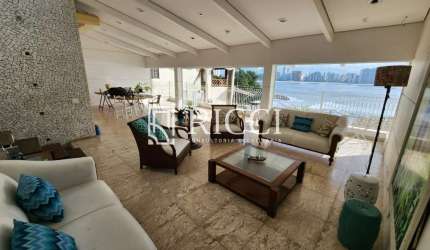 CASA VISTA MAR COM ACESSO PARA PRAIA EM SÃO VICENTE