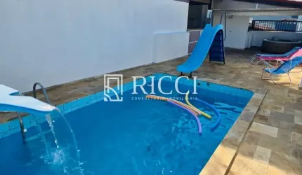 Cobertura triplex à venda em Santos-SP: 4 quartos, 1 suíte, 3 salas, 5 banheiros, 4 vagas de garagem, 500m² no Campo Grande.