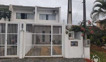 Sobrado Geminado à venda no Vila Nova