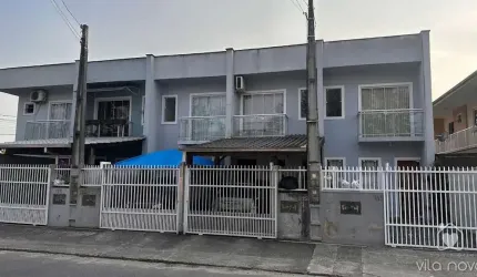Sobrado Geminado à venda no Vila Nova