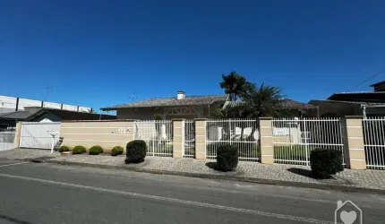 Casa à venda e locação no Vila Nova