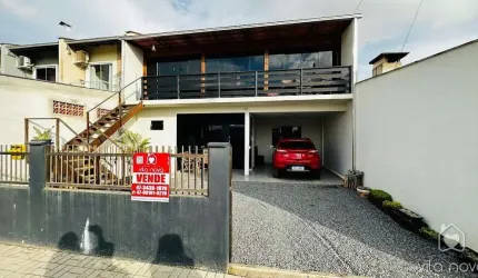 Sobrado Geminado  à venda no Vila Nova