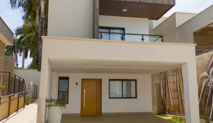Sobrado em condomínio fechado 3 ou 4 suítes - Bairro Cardoso próximo ao Buriti Shopping