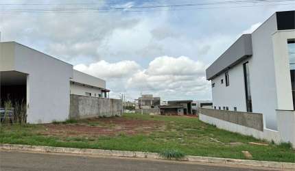 Terreno à venda em Condomínio Residencial Grand Trianon - GO