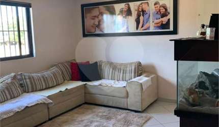 Apartamento com 3 quartos à venda em Setor Central - GO