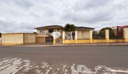 Casa com 3 quartos à venda na Rua Rodrigo Silva, Uvaranas, Ponta Grossa, 438 m2 por R$ 1.500.000