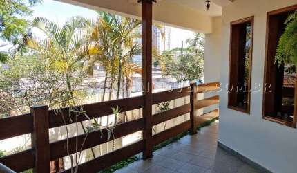 Casa Sobrado no Bairro Bela Vista - Osasco - 282 m², 4 quartos (2 suítes), 5 banheiros, 1 lavabo, vagas para 5 carros