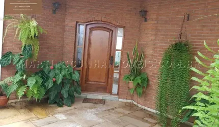 Casa Térrea à Venda na Saúde, 255 m², 3 dorms, 2 suítes, 2 vagas, 500 m² área total