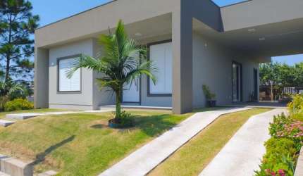 Casa com 2 dormitórios à venda, 122 m² por R$ 690.000,00 - Bellatorres - Passo de Torres/SC