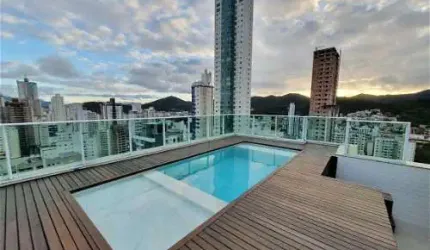 Cobertura 3 quartos para venda no bairro Pioneiros em Balneário Camboriú