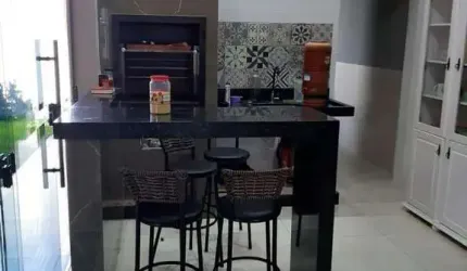 Casa para Venda em Uberlândia, Shopping Park, 3 dormitórios, 1 suíte, 2 banheiros, 2 vagas