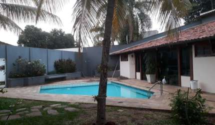 Casa para Venda em Uberlândia, Tabajaras, 4 dormitórios, 2 suítes, 5 banheiros, 4 vagas