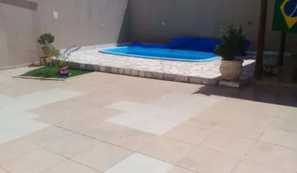 Casa para Venda em Uberlândia, Santa Mônica, 3 dormitórios, 1 suíte, 1 banheiro, 4 vagas