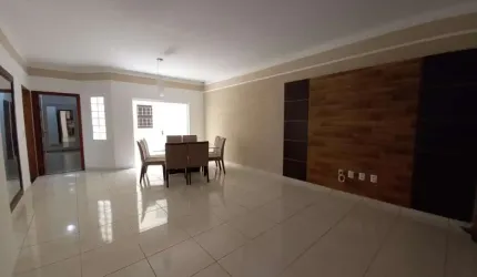 Casa para Venda em Uberlândia, Alto Umuarama, 3 dormitórios, 1 suíte, 2 banheiros, 3 vagas