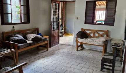 Casa para Venda em Uberlândia, Jaraguá, 3 dormitórios, 1 banheiro, 2 vagas