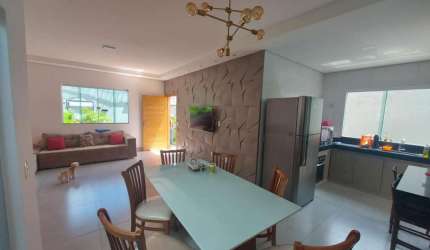 Casa para Venda em Uberlândia, Laranjeiras, 3 dormitórios, 1 suíte, 1 banheiro, 3 vagas