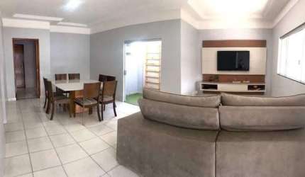 Casa para Venda em Uberlândia, Granada, 3 dormitórios, 1 suíte, 1 banheiro, 3 vagas