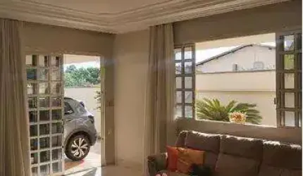 Casa para Venda em Uberlândia, Vigilato Pereira, 5 dormitórios, 1 suíte, 3 banheiros, 2 vagas