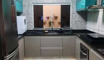 Casa para Venda em Uberlândia, Laranjeiras, 3 dormitórios, 1 suíte, 1 banheiro, 4 vagas