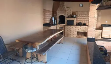 Casa para Venda em Uberlândia, Cidade Jardim, 4 dormitórios, 1 suíte, 1 banheiro, 2 vagas