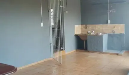Casa para Venda em Uberlândia, Jardim das Palmeiras, 3 dormitórios, 1 banheiro, 2 vagas