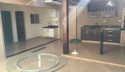 Casa para Venda em Uberlândia, Brasil, 3 dormitórios, 1 suíte, 2 banheiros, 2 vagas