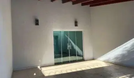 Casa para Venda em Uberlândia, Santa Luzia, 3 dormitórios, 1 suíte, 1 banheiro, 2 vagas