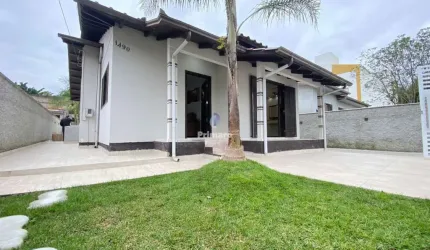 Casa com 3 quartos 2 vagas de garagem