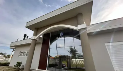 Casa 3 quartos, sendo 3 suítes no Baln. Rincão