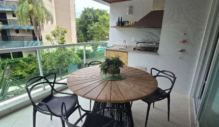 Apartamento para locação anual, com 04 dormitórios  (sendo  02 suítes),  02 vagas, excelente sacada gourmet, Riviera de São Lourenço/SP.