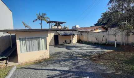 Casa com 2 quartos à venda no Iririú, Joinville  por R$ 420.000