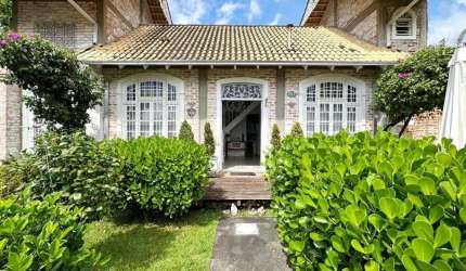 Casa com 2 quartos à venda no Ubatuba, São Francisco do Sul  por R$ 1.940.000