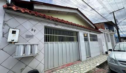 CASA A VENDA CONJ. HILEIA