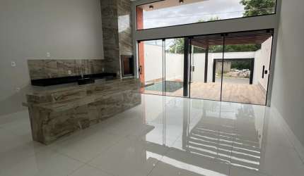 Casa à venda no bairro Jardim Universitário em Cuiabá MT
