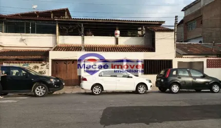 Casa 04 Dorm. em Centro  -  Macaé