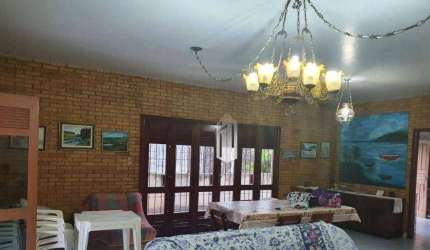 Casa a 200 metros da praia do Itaguá, 300 m² - R$ 1.310.000- Ubatuba