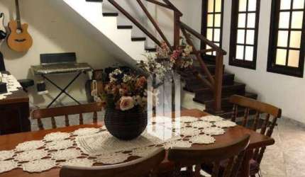 “Exclusividade e Elegância: Sobrado Espaçoso no Tinga com Vista para a Serra'