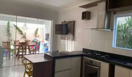Sobrado com 3 dormitórios à venda, 180 m² por R$ 530.000,00 - Jardim Pararangaba - São José dos Campos/SP