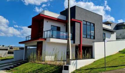 Casa à venda em condomínio