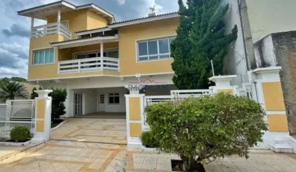 Casa à venda  com 800 m² em uma ótima localização de Atibaia - SP - Vila Santist