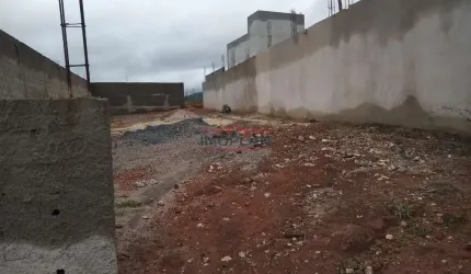 Terreno à venda com 200 m ²em ótima localização, próximo ao comércio local da re