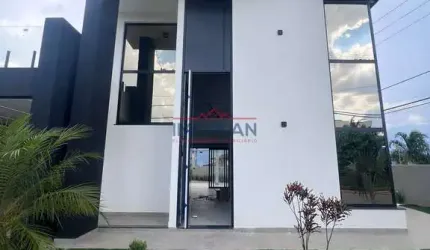 Descubra o requinte e o conforto neste magnífico lar situado no Condomínio Altos