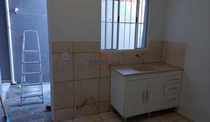Salão  à venda com 60 m² e um apartamento em cima   com 2 Dormitórios e 4 Kitnet