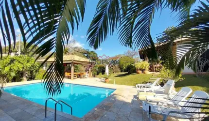 Casa à venda com 5 Dormitórios 3 Suítes e Piscina na Vila Petrópolis - Atibaia/S