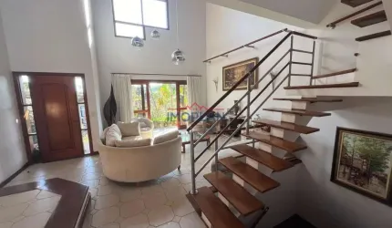 Linda casa à venda em Condomínio!