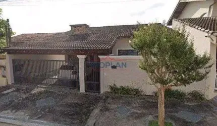 Apresentamos uma excelente casa no bairro Jardim Tapajós, em Atibaia