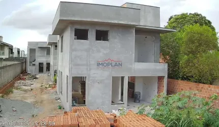 Casa em Condomínio à Venda