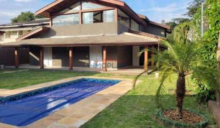 Casa à Venda no Loteamento Arco Íris com 4 Suítes